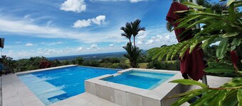 Bellisima Casa campestre con mirador al llano Oriental.  Bienestar y desconexión