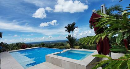 Beautiful country house with viewpoint to the Eastern plain.