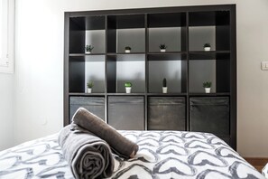 2 slaapkamers, een strijkplank/strijkijzer, gratis wifi, beddengoed