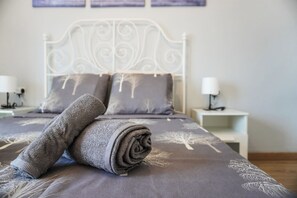 2 chambres, fer et planche à repasser, lit parapluie, Wi-Fi gratuit