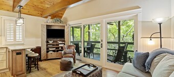 Luxury 1 bedroom in West Beach Kiawah, Walk to Beach & Golf!