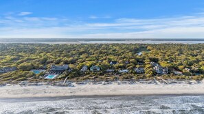 Una spiaggia nelle vicinanze