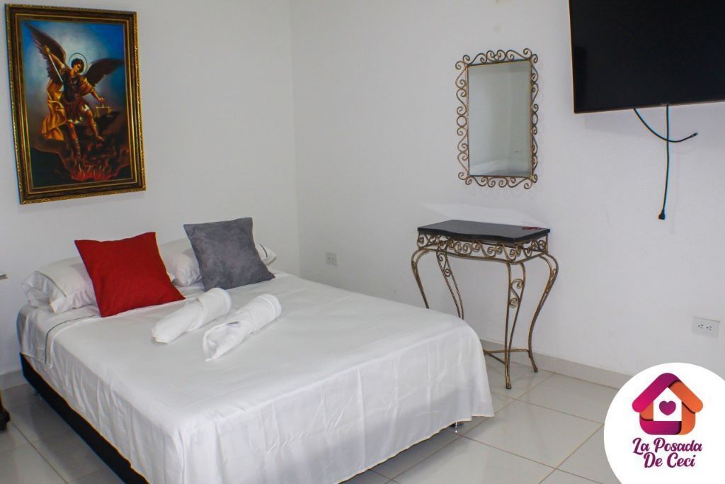 8 bedrooms, free WiFi, bed sheets