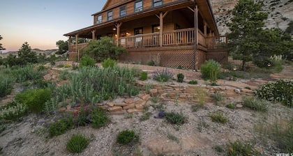 Muley Twist Retreat: Capitol Reef - 6b6b