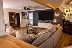 Smart TV, stereo