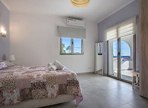 5 bedrooms, free WiFi, bed sheets