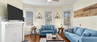 Farmhouse 3 bedroom downtown by River Walk No cleaning fee