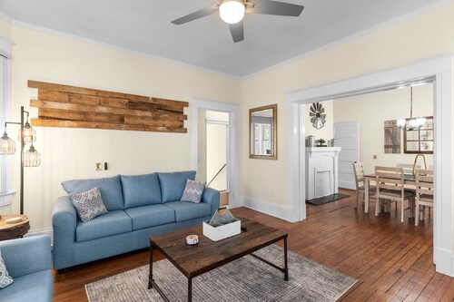 Farmhouse 3 bedroom downtown by River Walk No cleaning fee
