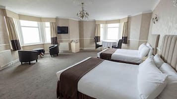 Deluxe Studio Suite | Iron/ironing board, free WiFi, bed sheets