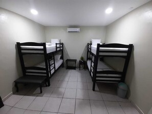 Mix Share Dorm 4 Guest (Hostel Type Room) No children | Literie de qualité, accès au Wi-Fi (inclus), literie fournie