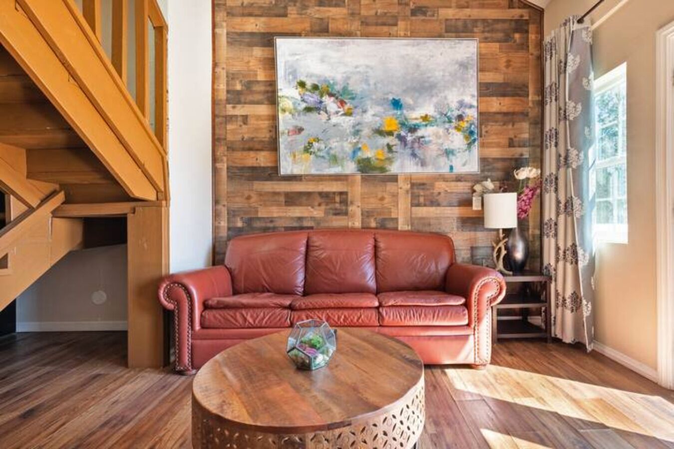 Basic Cabin | Living area | 43-inch TV with digital channels, fireplace