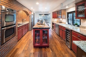 Chalet rustique familial | Cuisinette privée | Réfrigérateur grande capacité avec congélateur, mélangeur