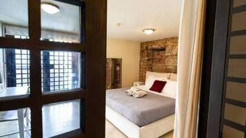 Exclusive Condo | 4 bedrooms, premium bedding, down comforters, Select Comfort beds