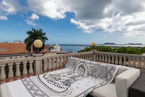 Appart'hôtel Deluxe, 4 chambres, vue mer, niveau Exécutif | Terrasse/Patio