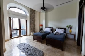 Deluxe-Apartment, 4 Schlafzimmer, Meerblick, Executive-Etage | Hochwertige Bettwaren, Daunenbettdecken, Select-Comfort-Betten