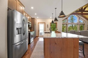 Fridge, microwave, oven, stovetop - Knotty Hideaway at Powder House Pass (South Lawrence)