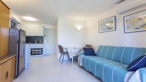 TV - Flat 4 ppl, garden, beach at 200m, private parking (Agde)