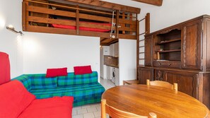 Interior - Studio 4 ppl, sea view terrace, private parking (Agde)