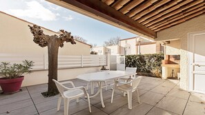 Outdoor dining - House 4/6 ppl, terrace, pool, private parking (Agde)