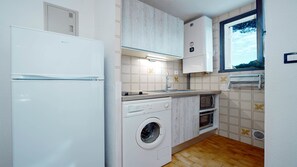 雪櫃、微波爐、焗爐、咖啡機/沖茶器