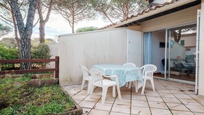 Outdoor dining - Bright apt 5 people, spacious terrace, parking (Agde)