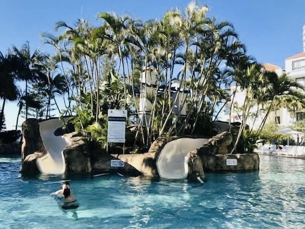 Outdoor pool, a heated pool - Coolangatta Beach, Calypso Resort, Sleeps 6 at Oaks Gold Coast Calypso Resort (Coolangatta)