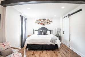 4 عدّة غرف نوم ومكتب وسرير سفر وواي فاي مجانًا