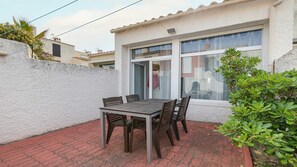 Outdoor dining - Studio near the sea 5 pers, balcony, private parking (Agde)