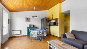 TV - Bright apartment 4/6 pers, 2 terraces, beach 80m away (Agde)