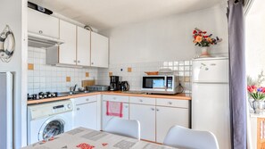 Fridge, microwave, coffee/tea maker, electric kettle