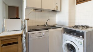 Interior - Apt 4/6 ppl with garden, pool, beach at 200m (Agde)