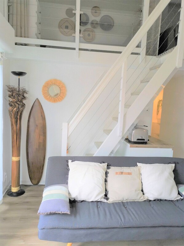 TV - Modern apt 4/6 ppl, terrace, pool, free parking (Agde)