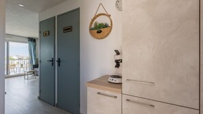Interior - Apt 6 ppl, lagoon view, balcony, pool, parking (Agde)