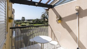 Unclassified image, 5 of 10, button - Apt 4 ppl, garden view, terrace, private parking (Agde)
