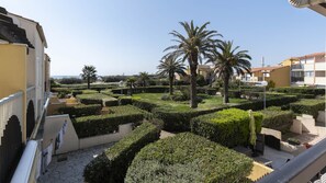 Unclassified image, 2 of 10, button - Apt 4 ppl, garden view, terrace, private parking (Agde)