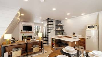 Refrigerador, microondas, horno, placa de cocina