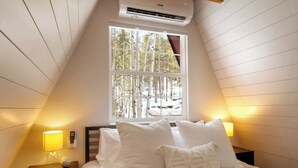 2 bedrooms, free WiFi, bed sheets - *NEW* Hidden Ruby A-Frame (Evergreen)