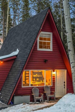 Exterior - *NEW* Hidden Ruby A-Frame (Evergreen)