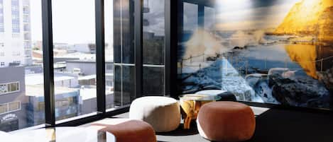 Sala de estar en el lobby
