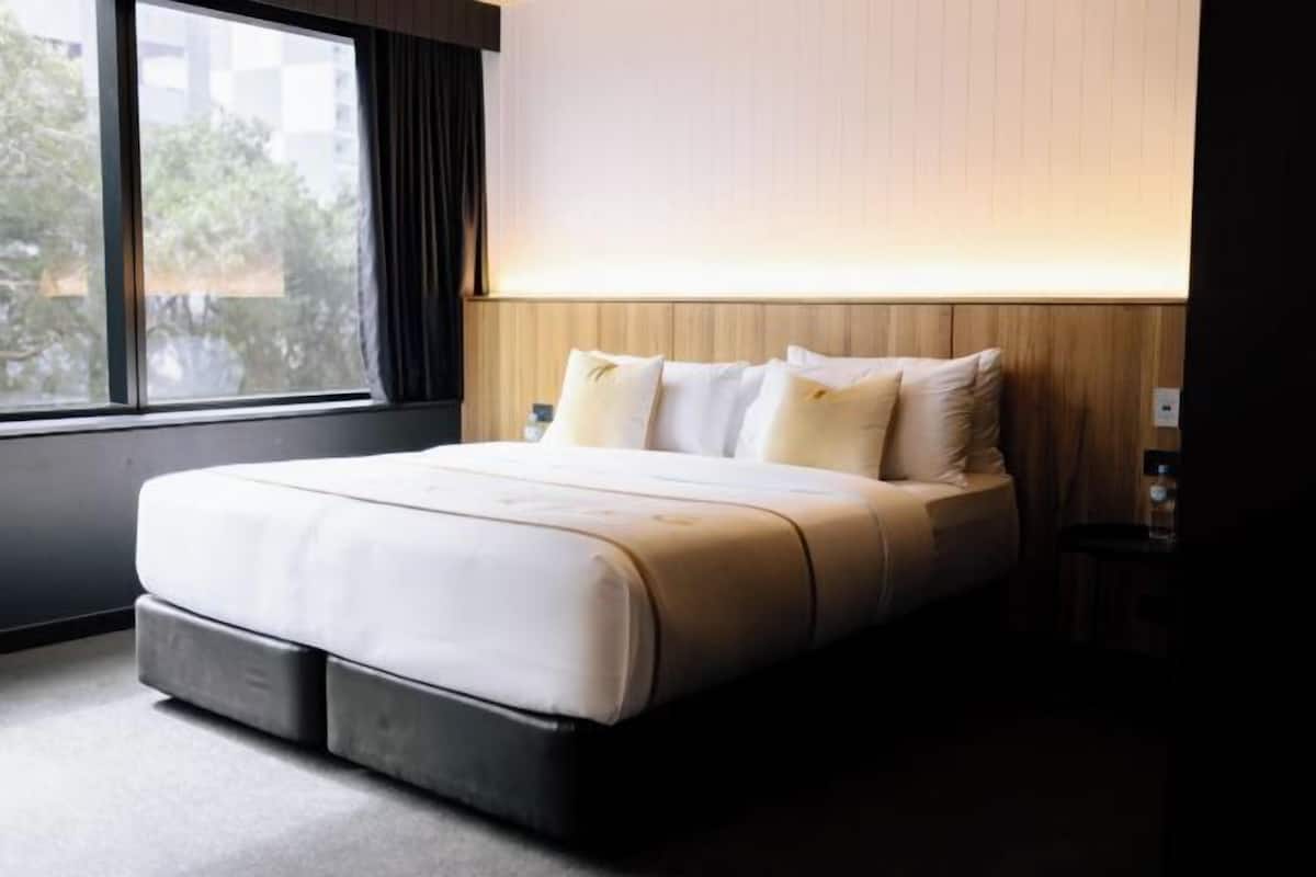 2 bedrooms, premium bedding, pillowtop beds, desk