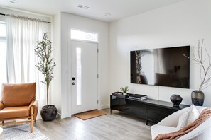 Smart TV, video games