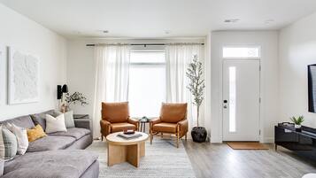 Smart TV, video games