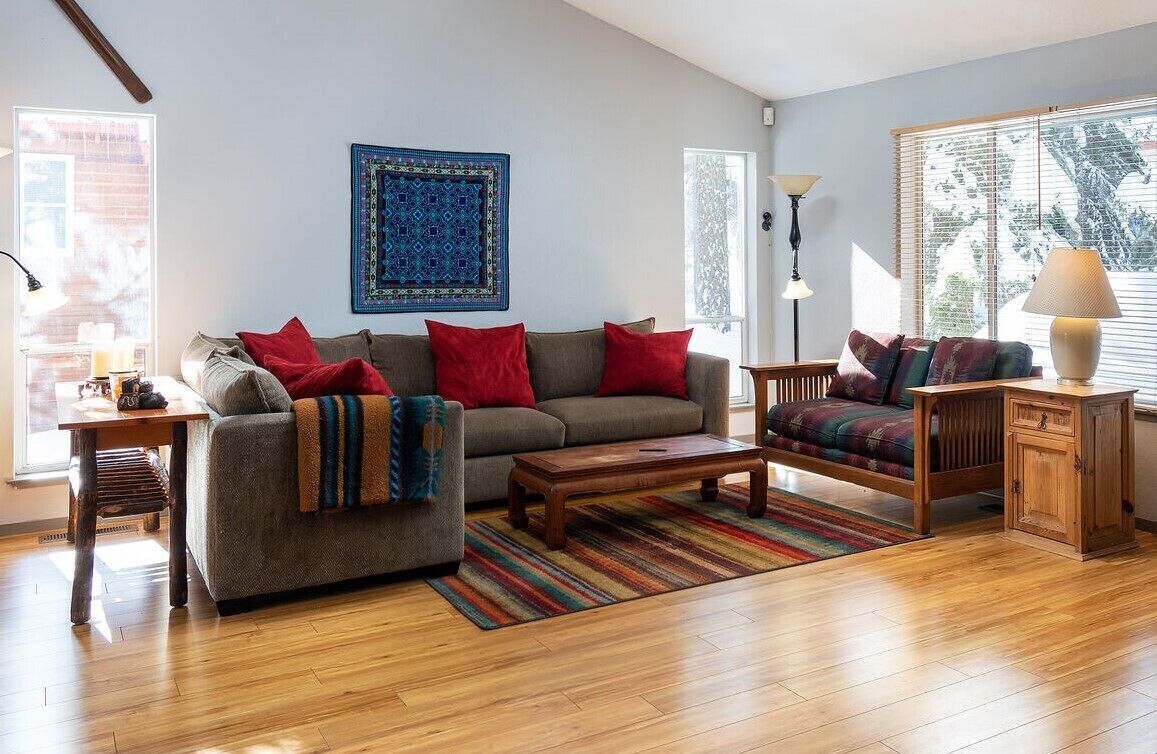 Single level home perfect for families and very dog friendly, near State Park/National Forest