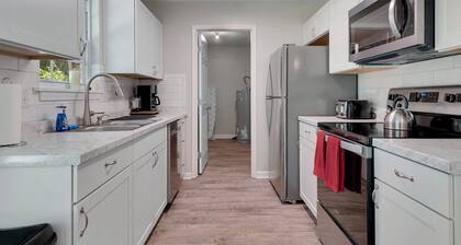Rare Find 3b Pet Friendly Renovated