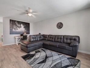 Smart TV - Rare Find 3b Pet Friendly Renovated (Tallahassee)