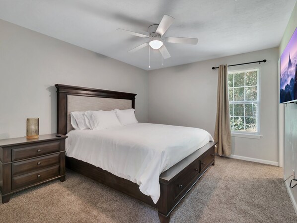 3 bedrooms, desk, iron/ironing board, free WiFi