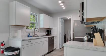 Rare Find 3b Pet Friendly Renovated