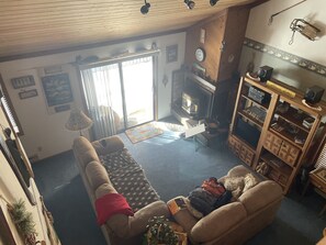 Smart TV, fireplace, DVD player, books - Cozy Cabin for Summer & Winter Fun (Shaver Lake)