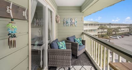 Perfect Oceanfront Condo w/Stunning Ocean View! Community Pool, Fishing Pier!