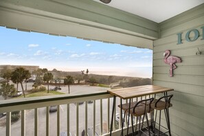 Outdoor dining - Perfect Oceanfront Condo w/Stunning Ocean View! Community Pool, Fishing Pier! (Isle Of Palms)